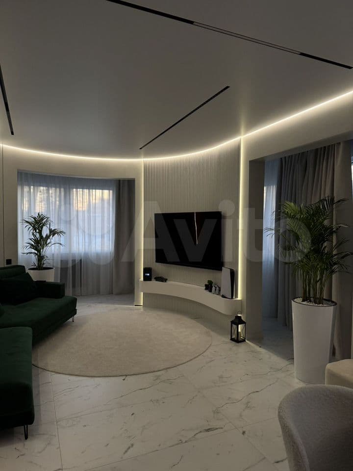 Продается 2-комн. квартира, 65 м²