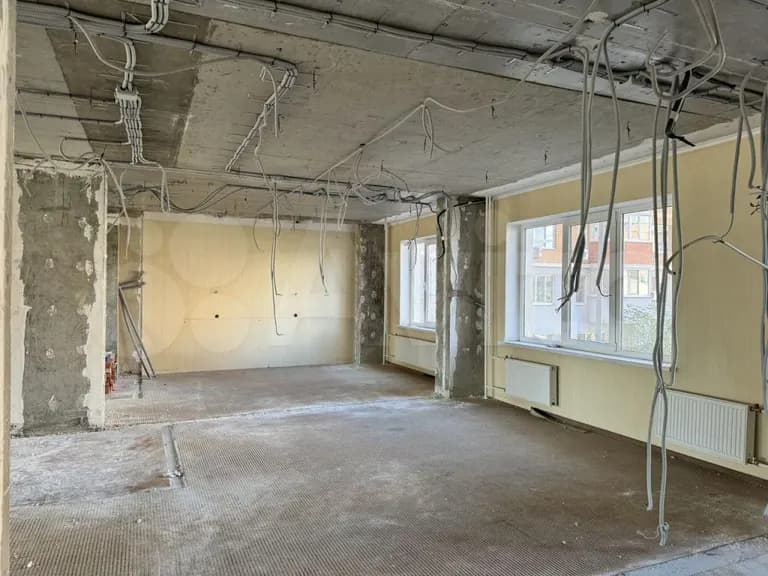 Продается 1-комн. квартира, 145.3 м²