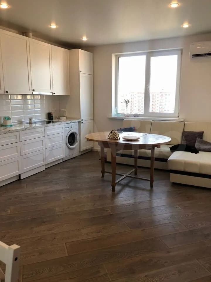 Продается 2-комн. квартира, 60.1 м²