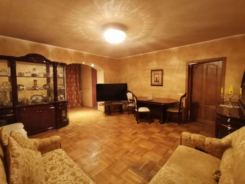 Продается 3-комн. квартира, 102 м²