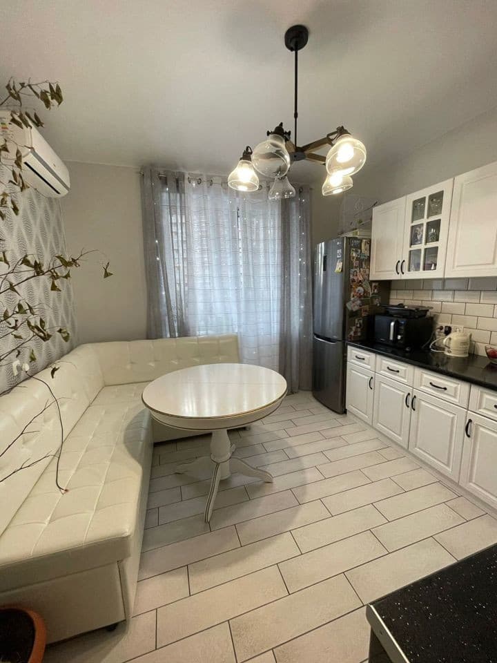 Продается 2-комн. квартира, 65 м²