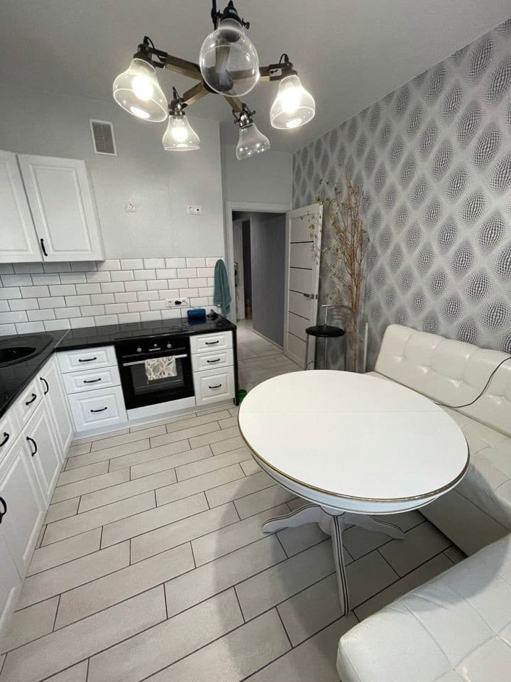 Продается 2-комн. квартира, 65 м² — фото 2
