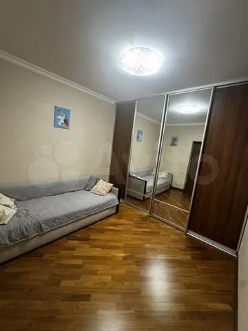 Продается 1-комн. квартира, 67 м² — фото 2