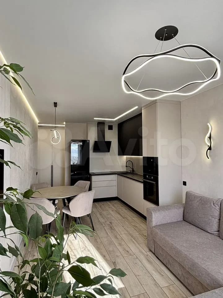 Продается 2-комн. квартира, 72.2 м² — фото 2