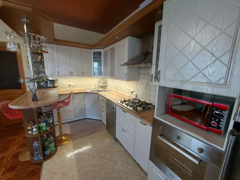 Продается 2-комн. квартира, 97.8 м²