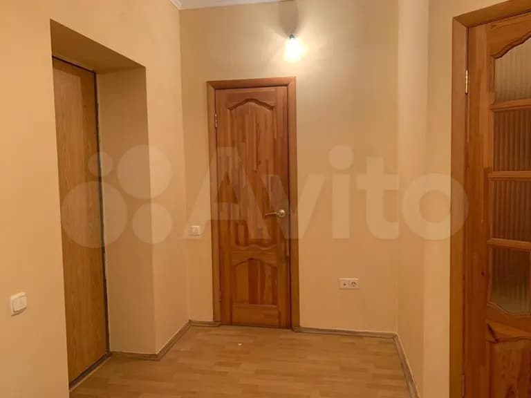Продается 2-комн. квартира, 72.1 м²