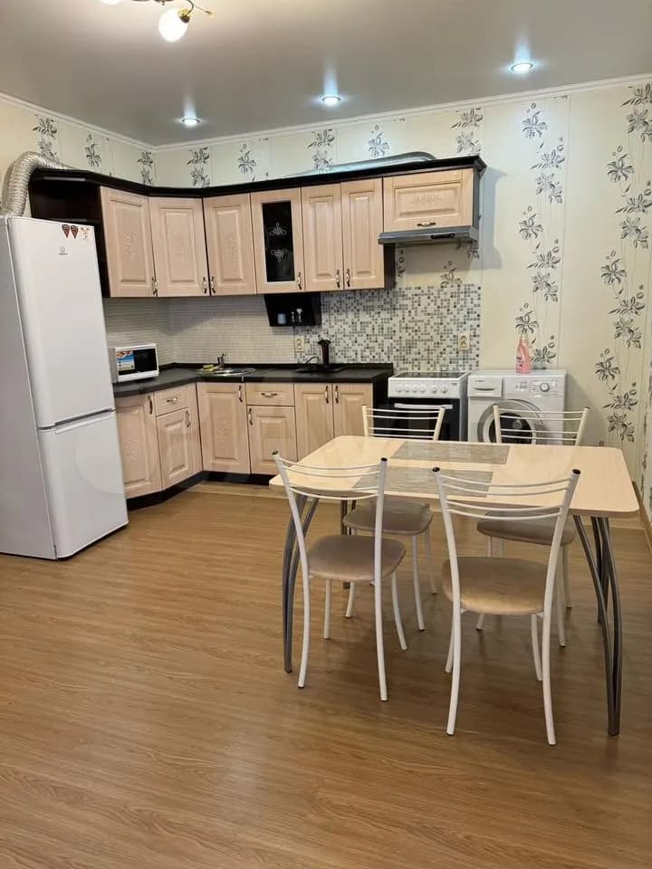 Продается 2-комн. квартира, 63.5 м²