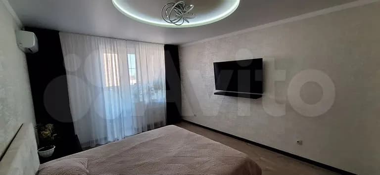Продается 2-комн. квартира, 57.2 м²