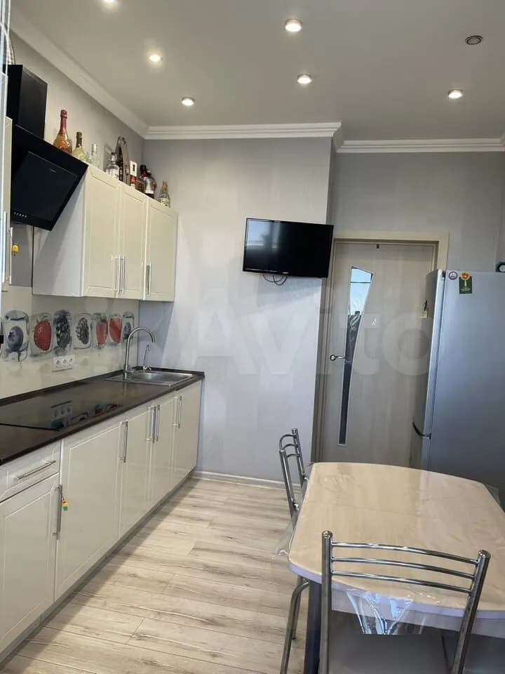 Продается 2-комн. квартира, 56.1 м²