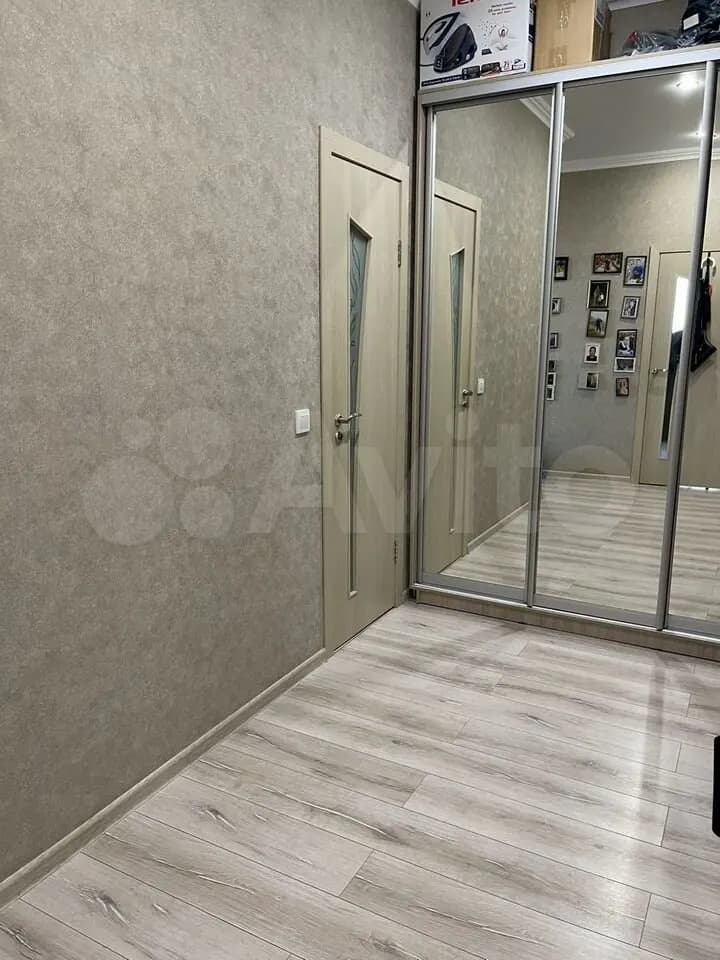 Продается 2-комн. квартира, 56.1 м² — фото 2