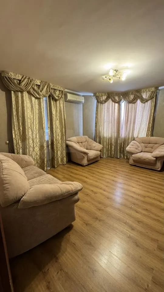 Продается 2-комн. квартира, 72.3 м²