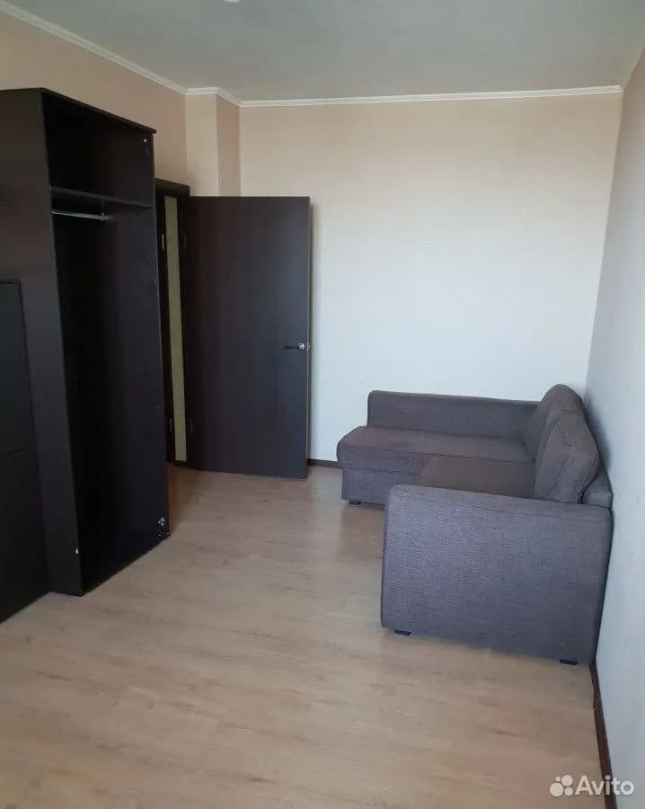 Продается 2-комн. квартира, 58.2 м²
