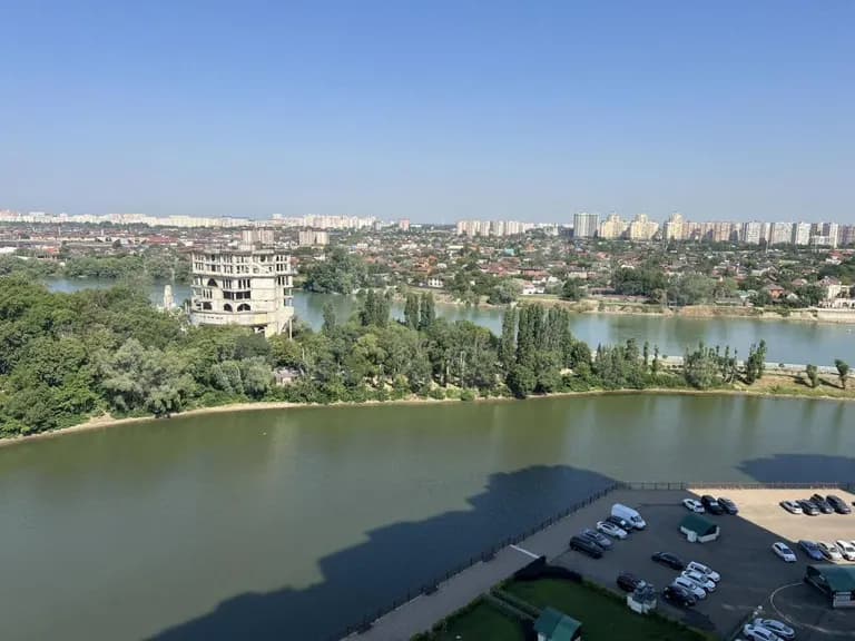 Продается 3-комн. квартира, 105.5 м²
