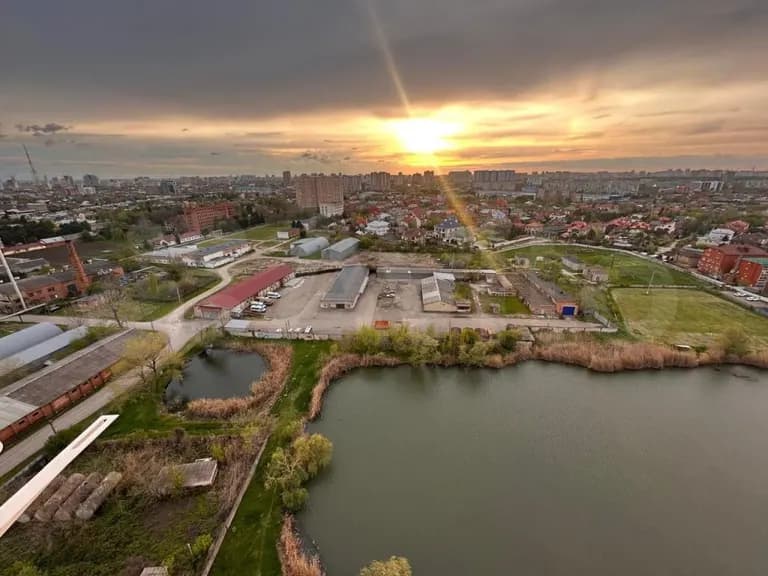 Продается 3-комн. квартира, 150 м² — фото 2