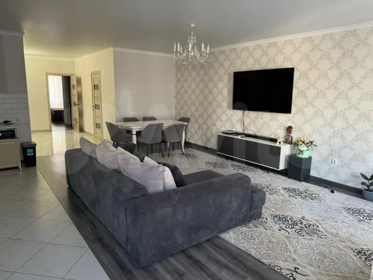 Продается 3-комн. квартира, 102.4 м²