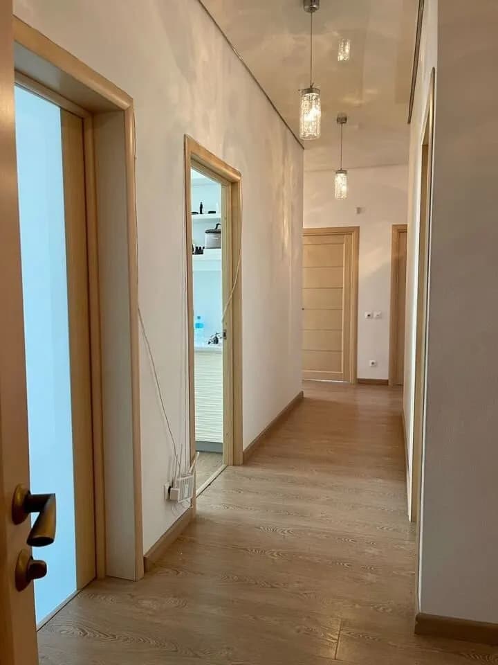 Продается 4-комн. квартира, 136 м²