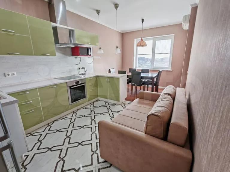 Продается 2-комн. квартира, 81.9 м²