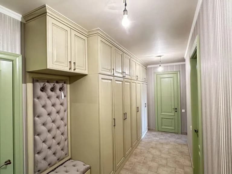 Продается 2-комн. квартира, 63.8 м²