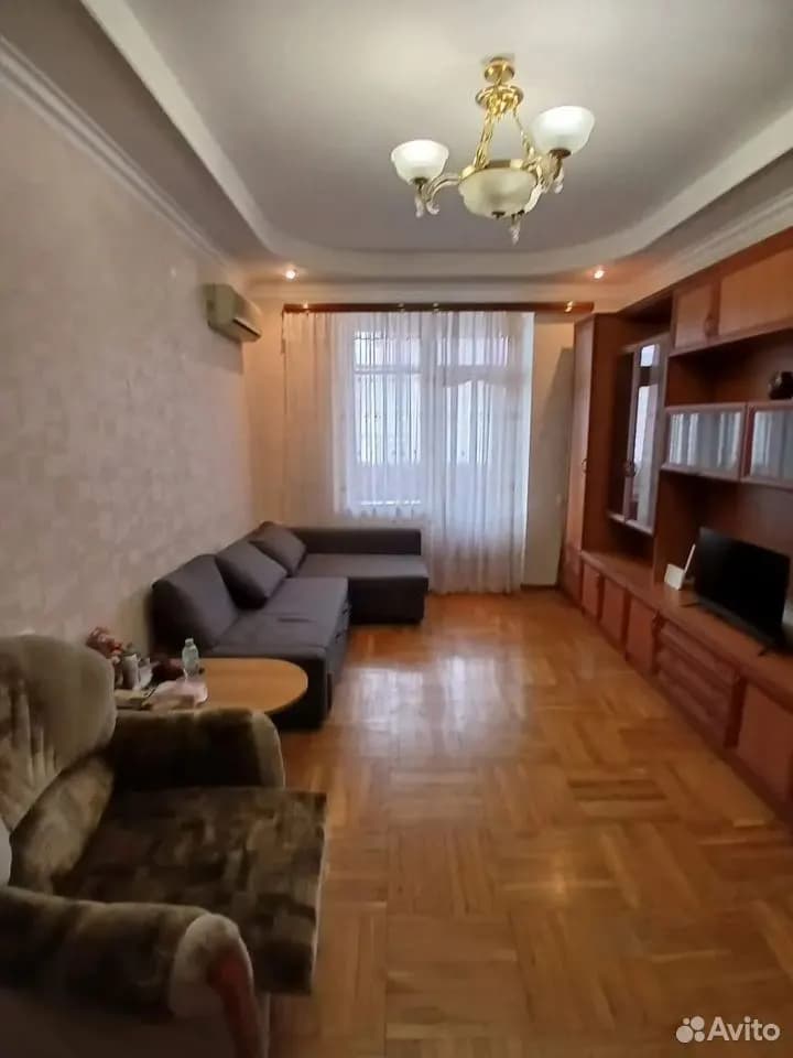 Продается 1-комн. квартира, 42 м² — фото 2