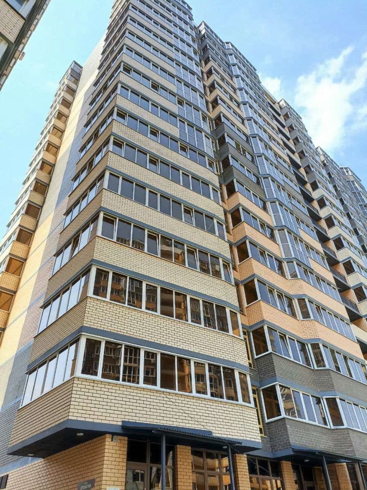 Продается 2-комн. квартира, 75 м²