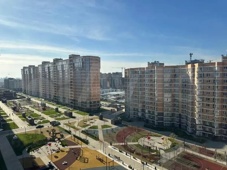 Продается 2-комн. квартира, 77 м²