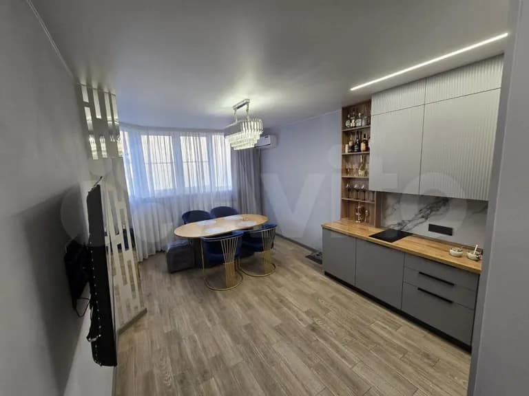 Продается 2-комн. квартира, 65.3 м²