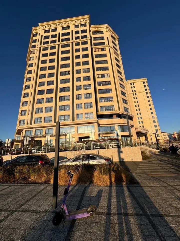 Продается 3-комн. квартира, 107.4 м²