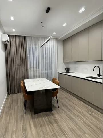 Продается 2-комн. квартира, 80 м²