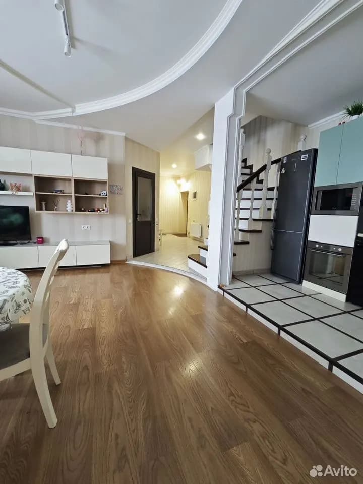 Продается 4-комн. квартира, 169 м² — фото 2