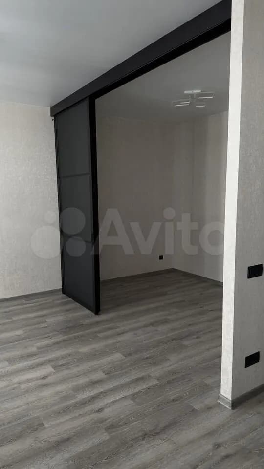 Продается 1-комн. квартира, 42 м² — фото 4