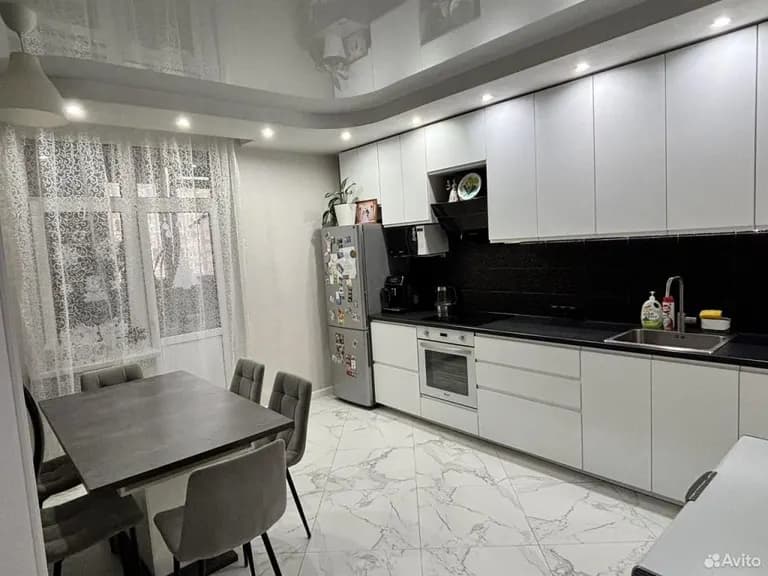 Продается 3-комн. квартира, 82 м²