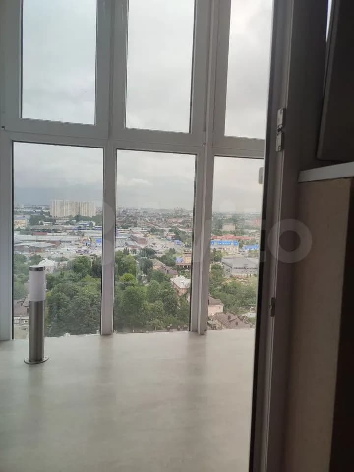 Продается 1-комн. квартира, 42 м² — фото 2