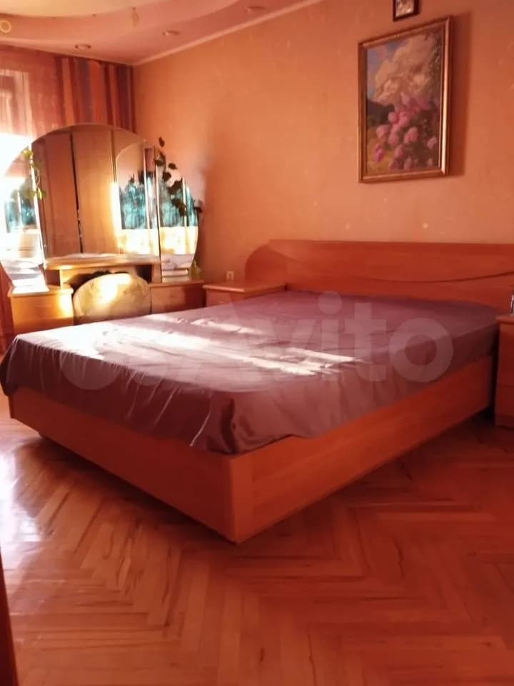 Продается 2-комн. квартира, 55.2 м²