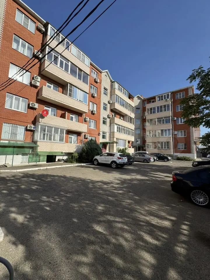 Продается 2-комн. квартира, 71.2 м² — фото 2