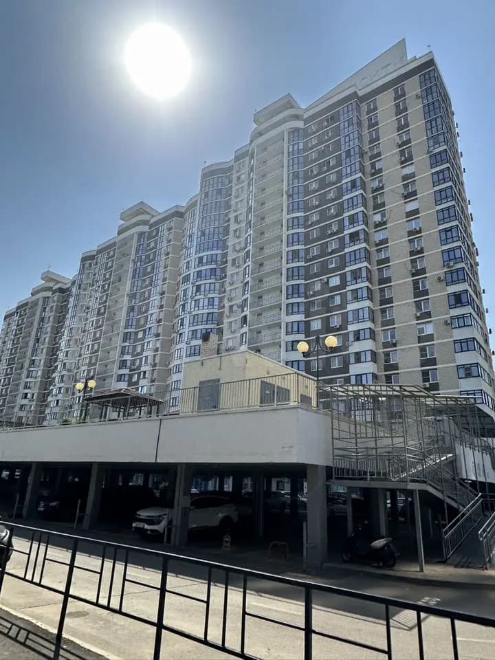 Продается 2-комн. квартира, 57.6 м² — фото 2