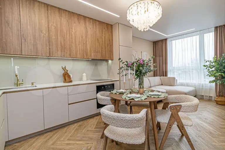 Продается 2-комн. квартира, 55.8 м²