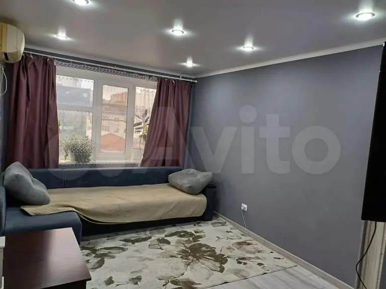 Продается 3-комн. квартира, 52.4 м²