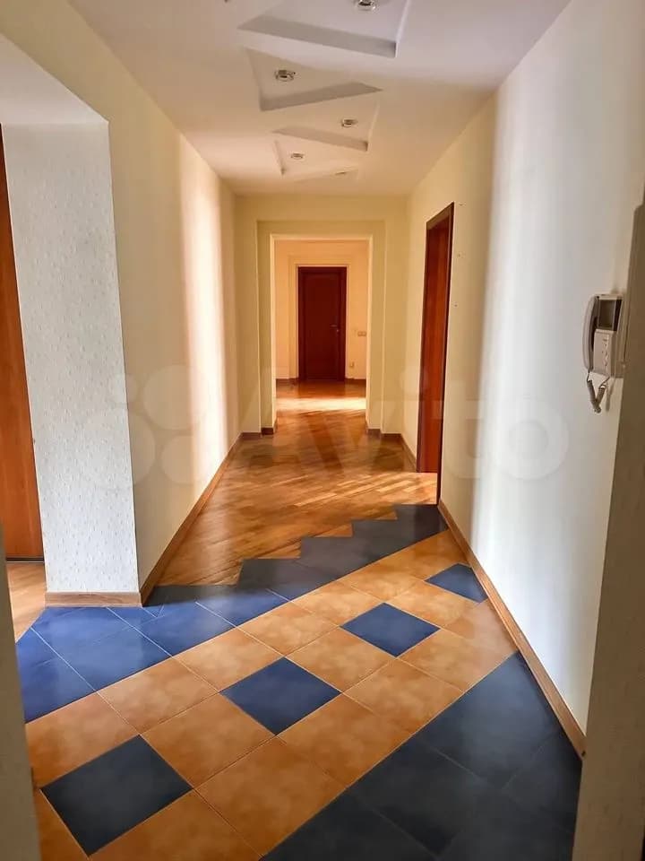 Продается 4-комн. квартира, 234 м² — фото 2