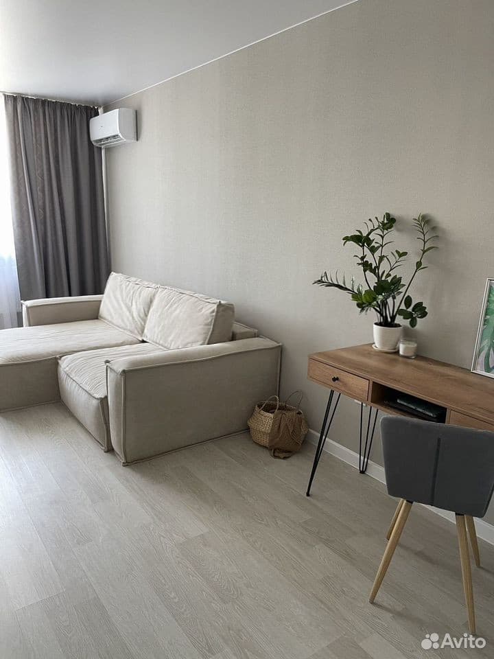 Продается 1-комн. квартира, 41.9 м²
