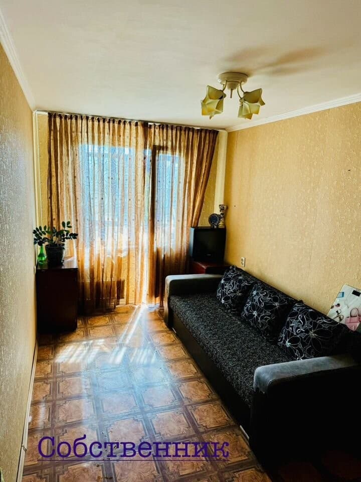 Продается 4-комн. квартира, 74.8 м²