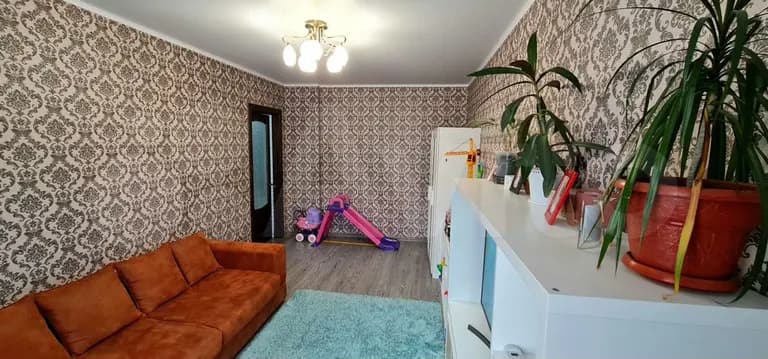 Продается 2-комн. квартира, 60.9 м²