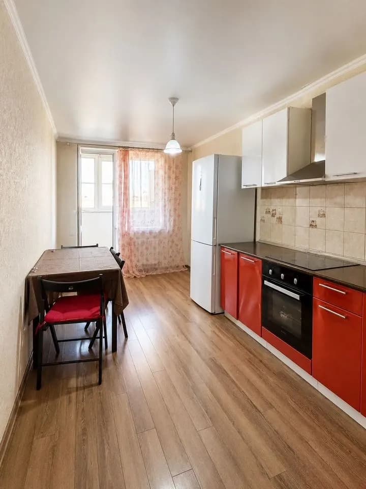 Продается 2-комн. квартира, 70.3 м²