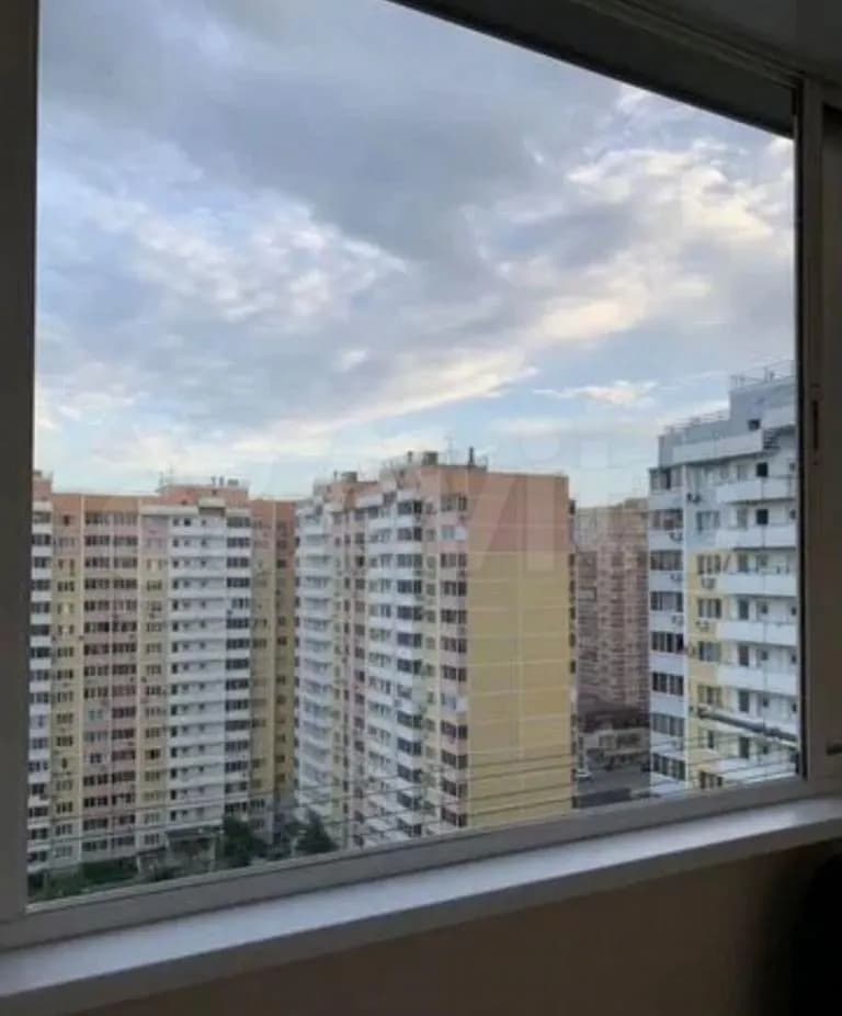 Продается 1-комн. квартира, 42 м² — фото 2