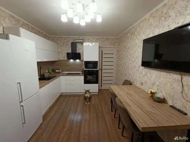Продается 3-комн. квартира, 71.2 м²