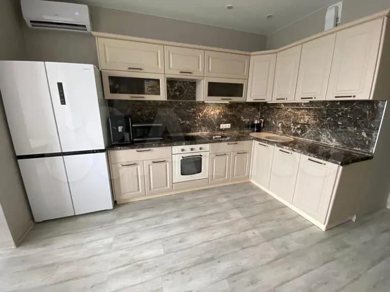 Продается 1-комн. квартира, 50 м² — фото 2