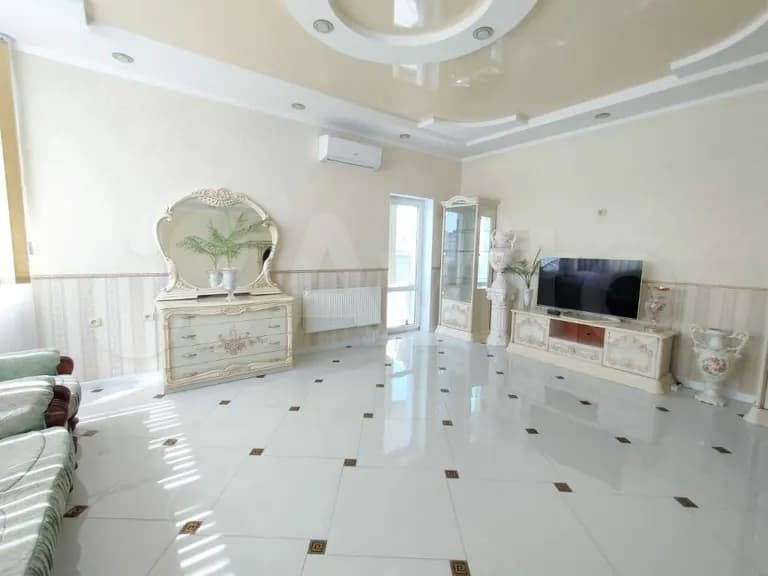 Продается 2-комн. квартира, 93 м²