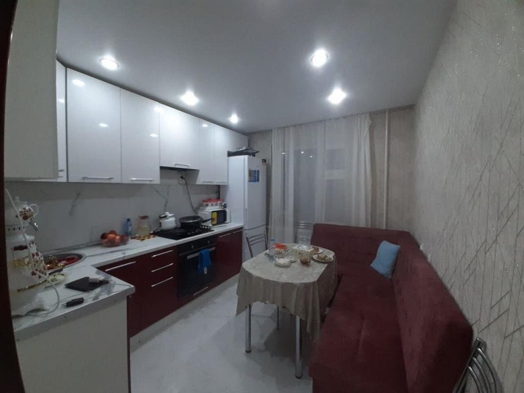 Продается 4-комн. квартира, 82 м²