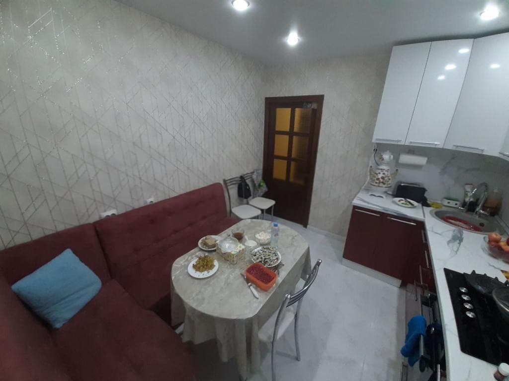 Продается 4-комн. квартира, 82 м² — фото 2