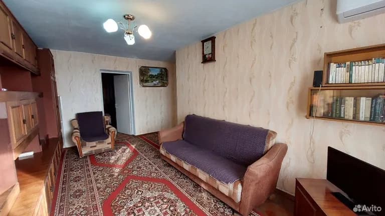 Продается 3-комн. квартира, 57.2 м²