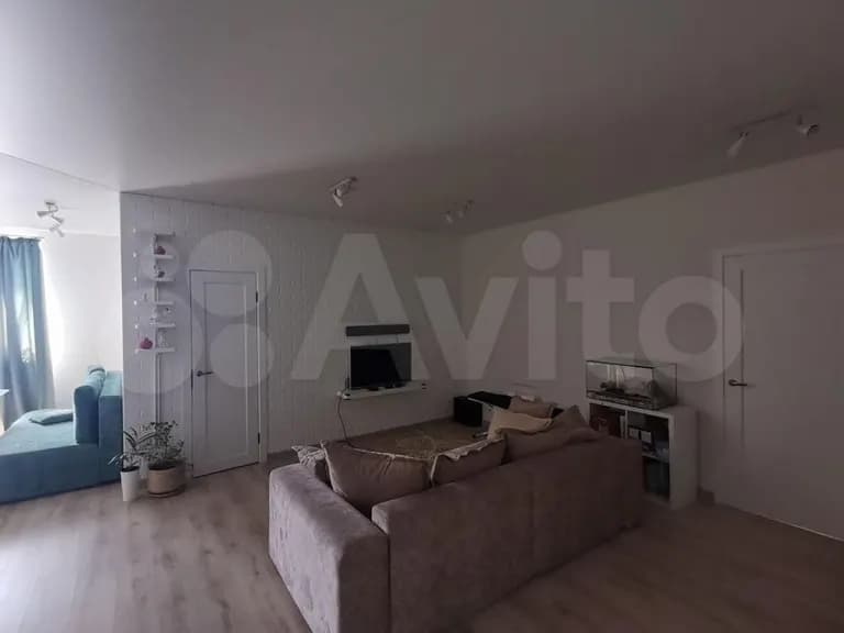 Продается 2-комн. квартира, 75.6 м²